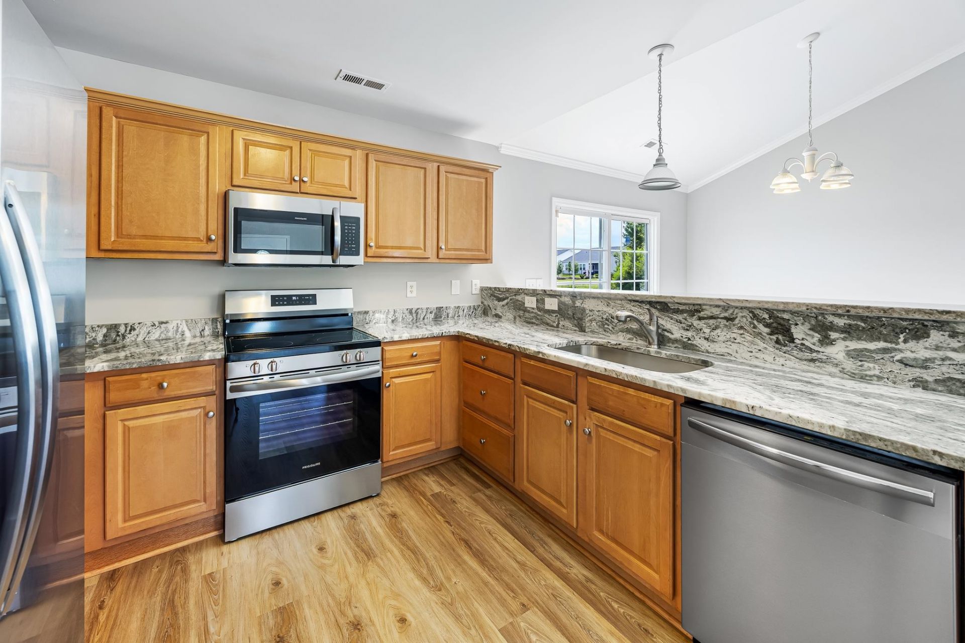 220 Loquat Ct. Photo 12