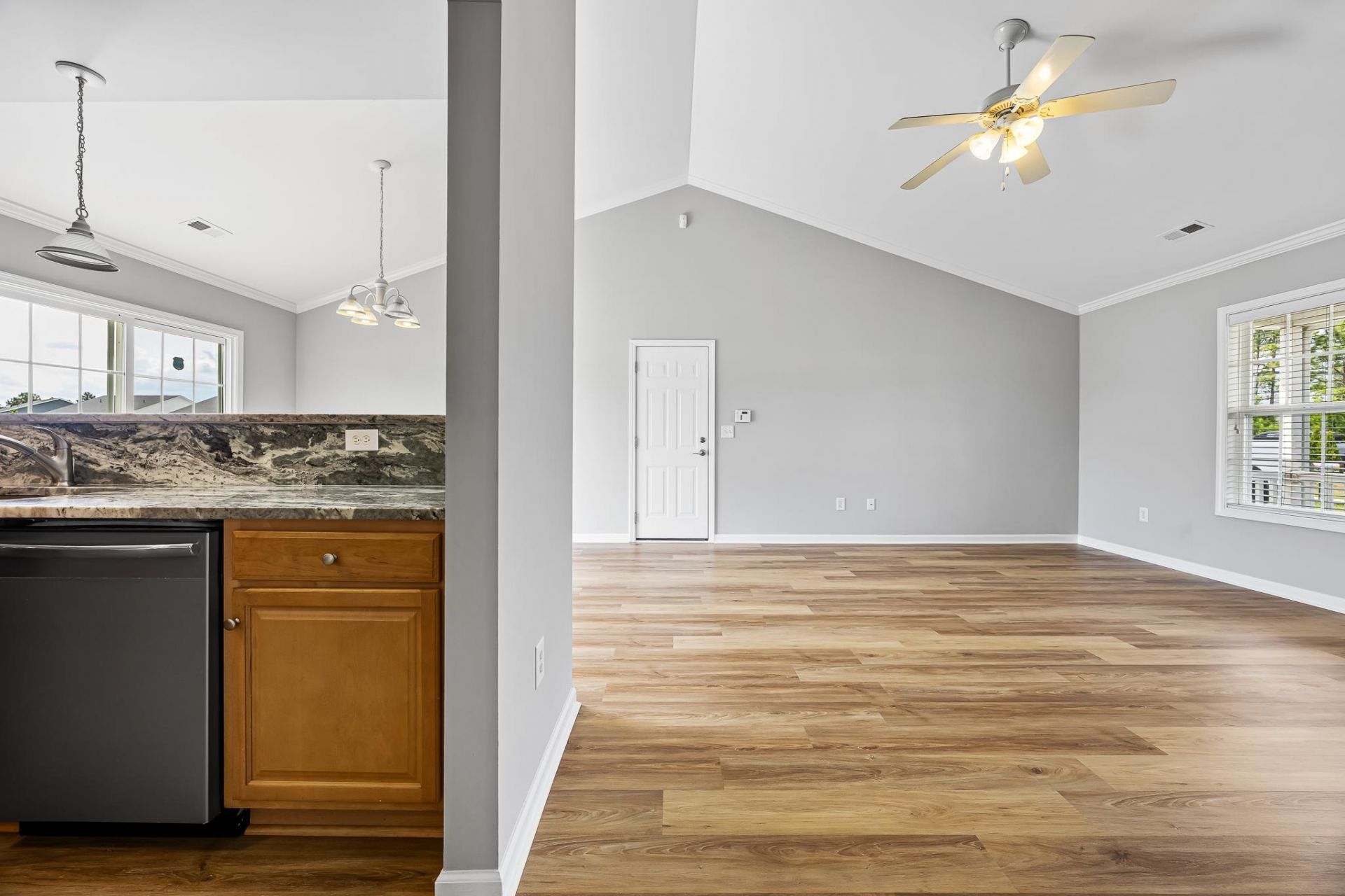 220 Loquat Ct. Photo 15