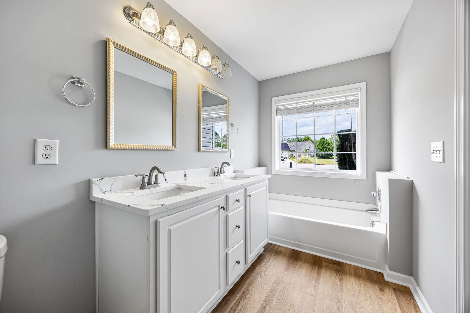 220 Loquat Ct. Photo 17