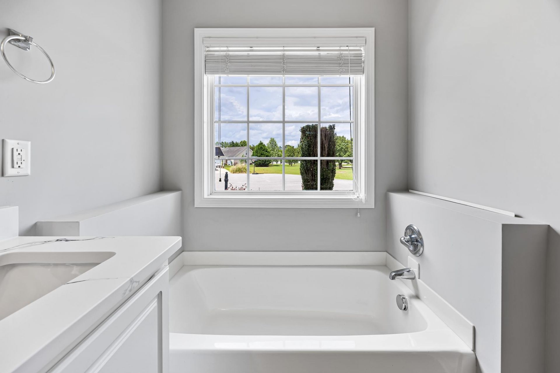 220 Loquat Ct. Photo 19