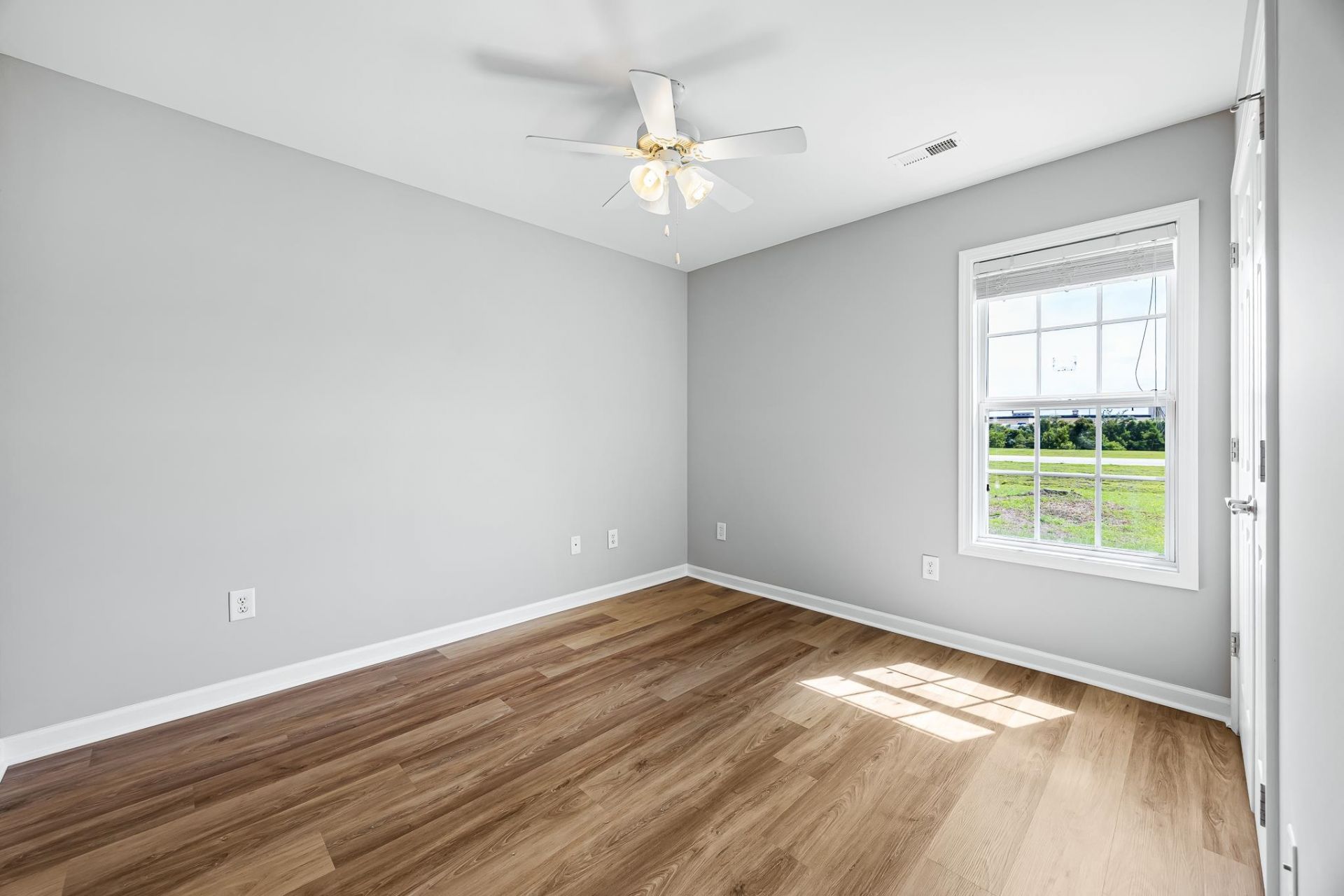 220 Loquat Ct. Photo 22