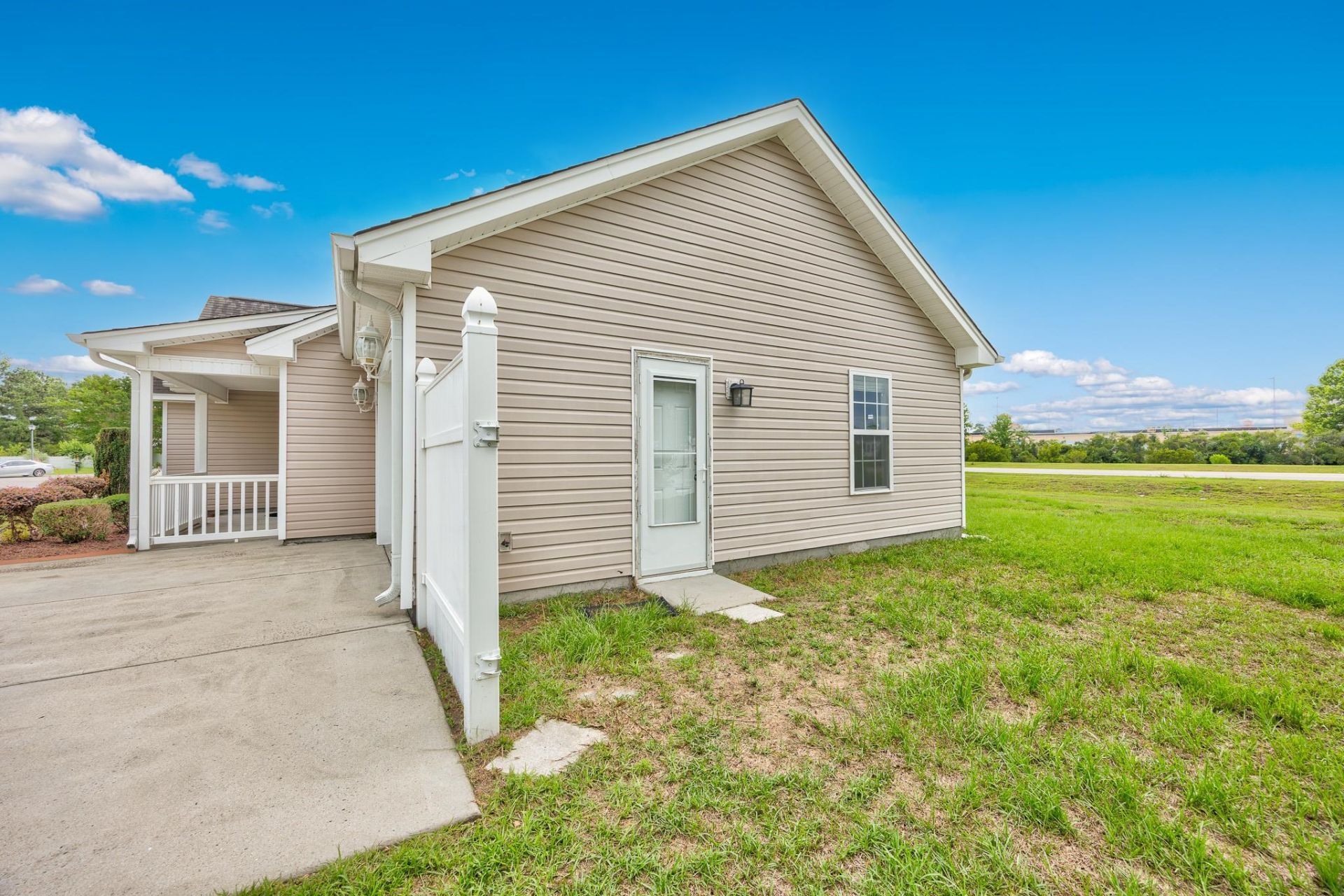 220 Loquat Ct. Photo 24
