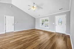 220 Loquat Ct. photo 4