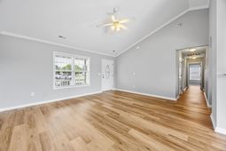 220 Loquat Ct. photo 4