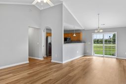 220 Loquat Ct. photo 4
