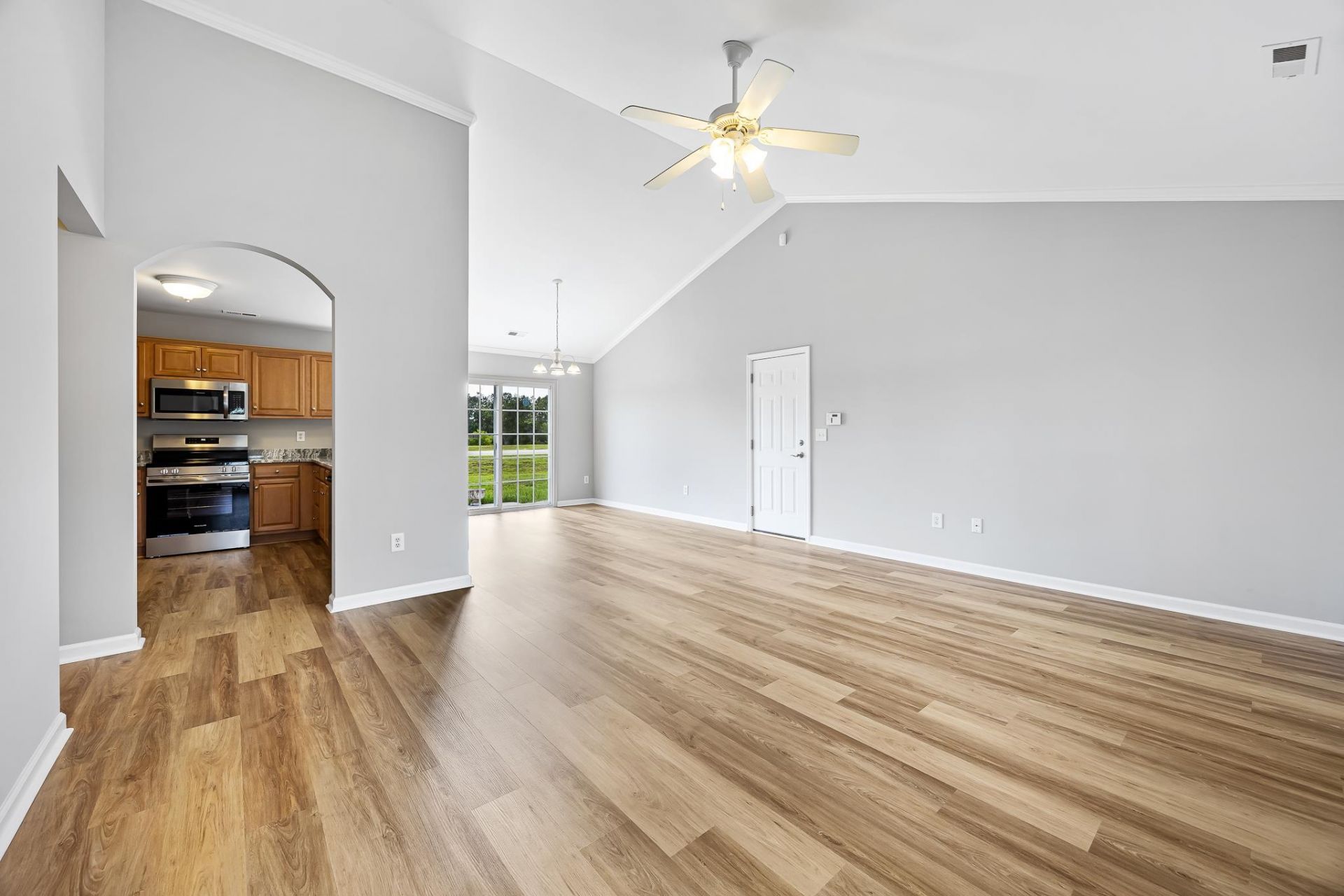 220 Loquat Ct. Photo 7