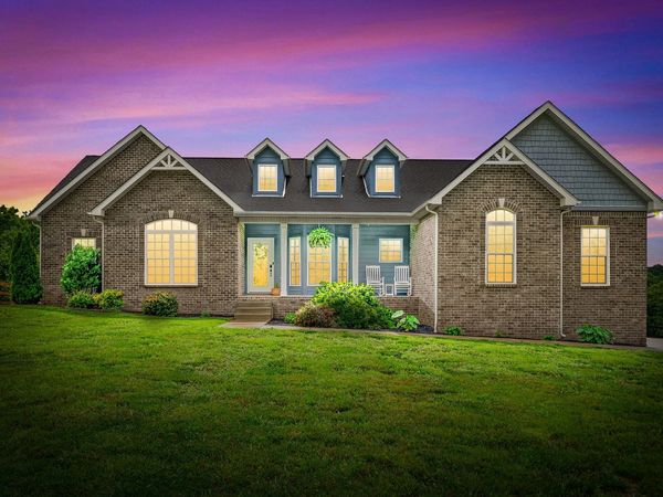 995 Hickory Point Road , Clarksville, TN 37043