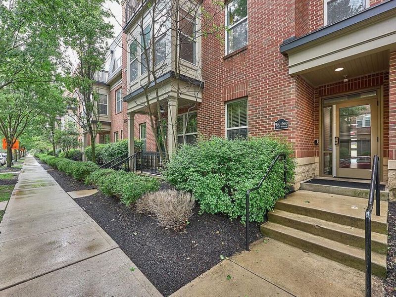 936 Perry Street , Unit 204, Columbus, OH 43215 Photo 1