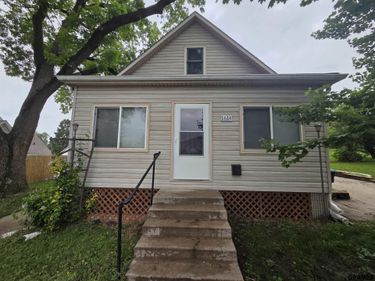 1614 Drexel Street, Omaha, NE 68107