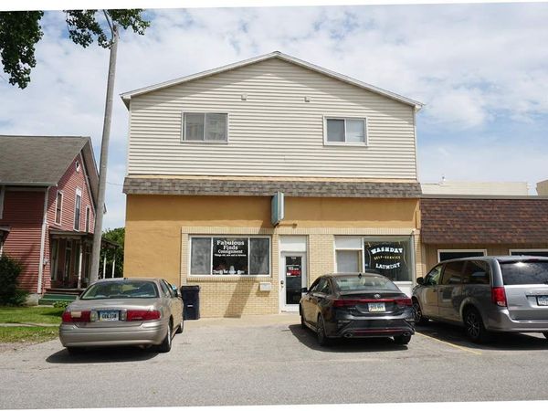 104 W Jayne St, Lone Tree, IA 52755