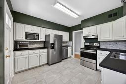 2231 Margurette Street  photo 4