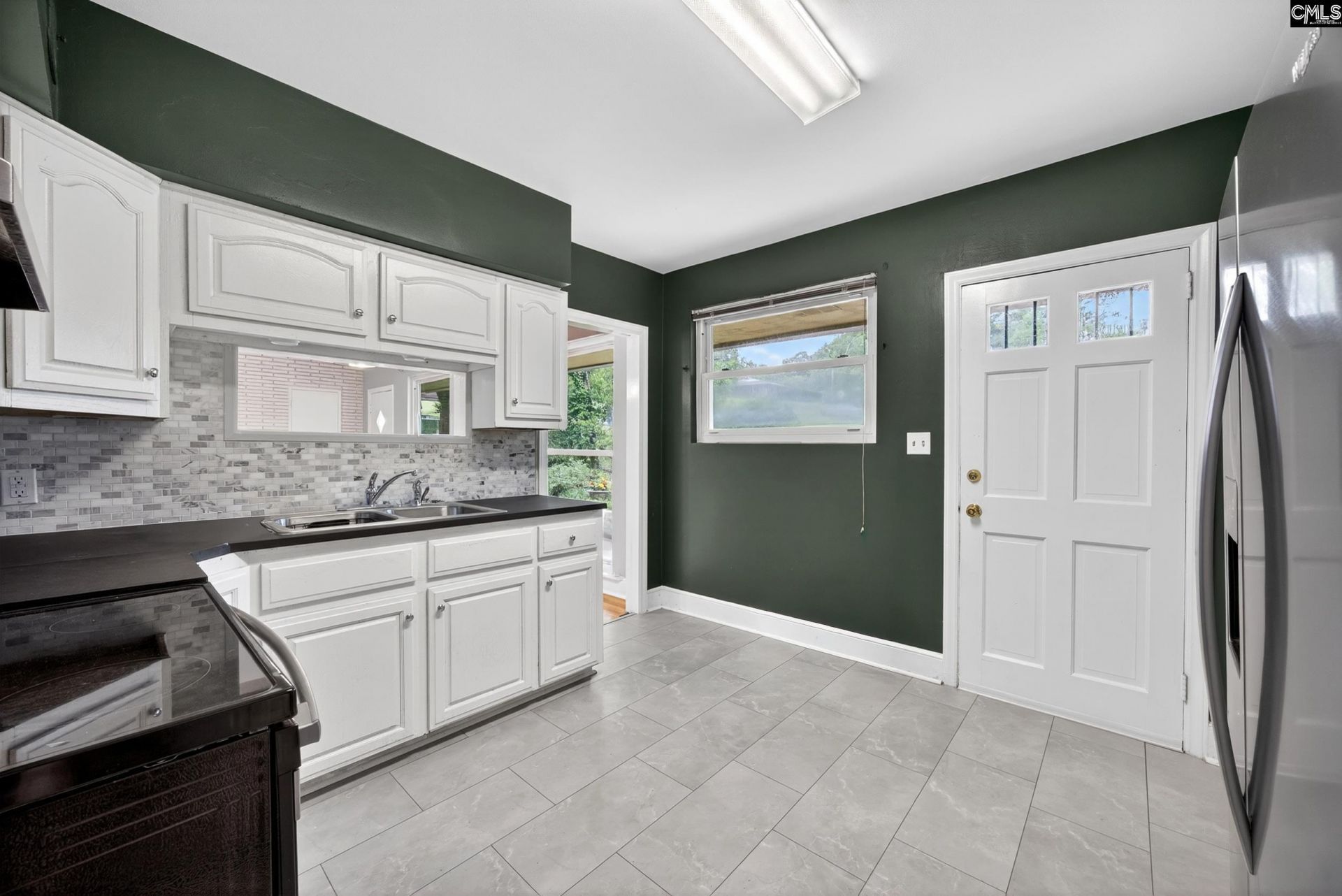 2231 Margurette Street  Photo 8