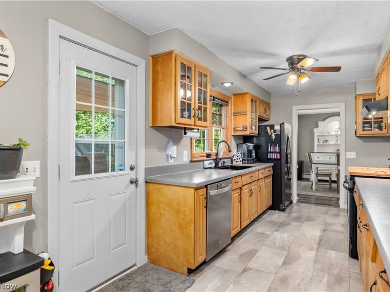1908 Wallace Lane, Lorain, OH 44053 Photo 14