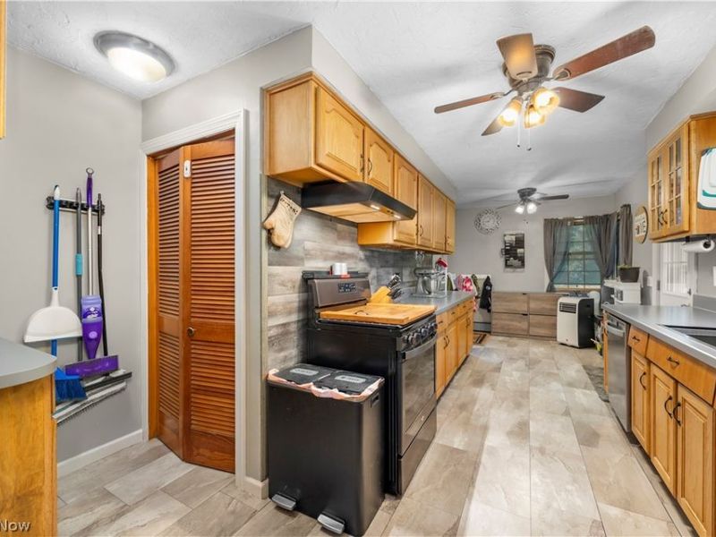 1908 Wallace Lane, Lorain, OH 44053 Photo 16