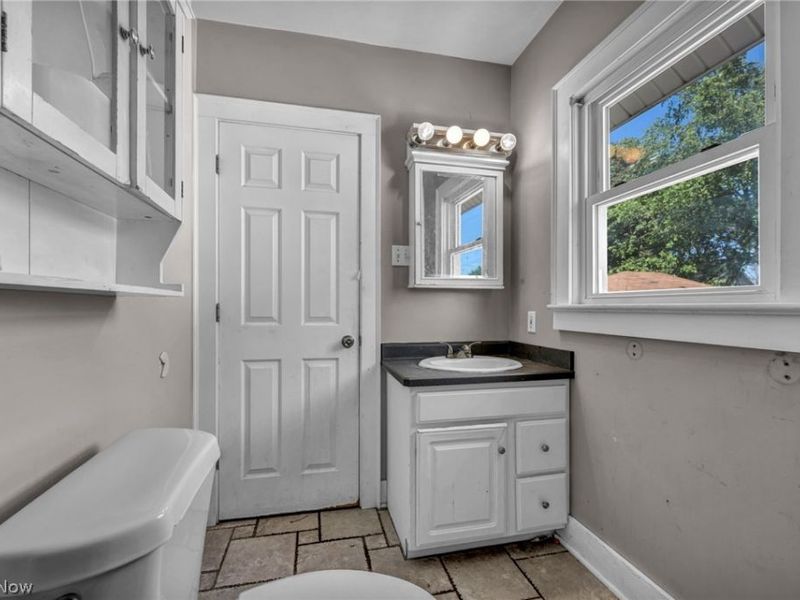 167 N Hazelwood Avenue , Youngstown, OH 44509 Photo 12