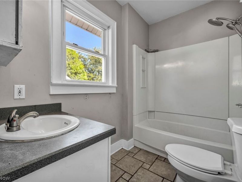167 N Hazelwood Avenue , Youngstown, OH 44509 Photo 22