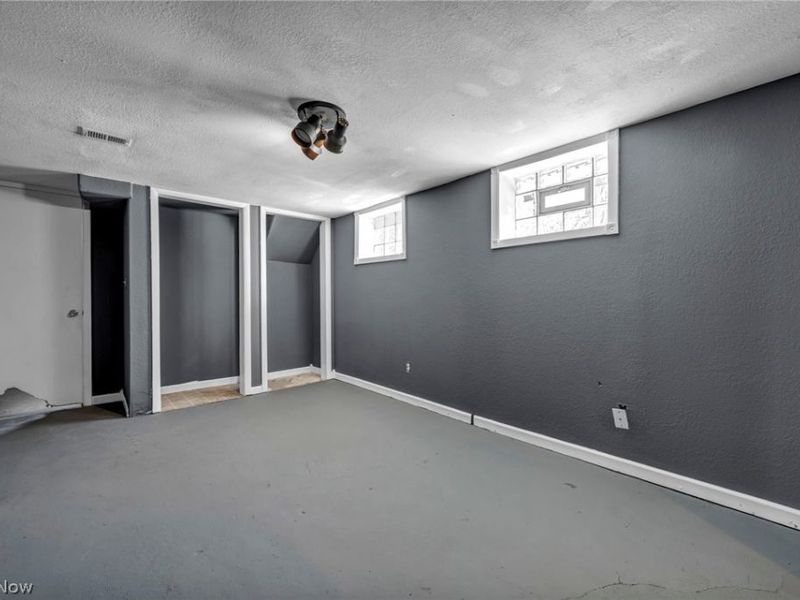 167 N Hazelwood Avenue , Youngstown, OH 44509 Photo 23