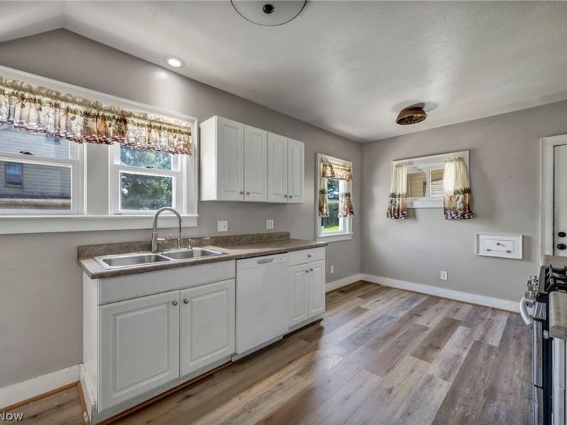 167 N Hazelwood Avenue , Youngstown, OH 44509 Photo 8