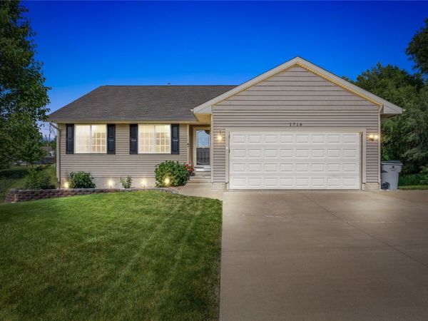 1716 23rd Street SW, Cedar Rapids, IA 52404