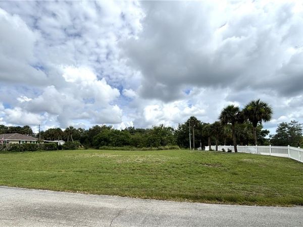 101 N 19th Circle SW, Vero Beach, FL 32962