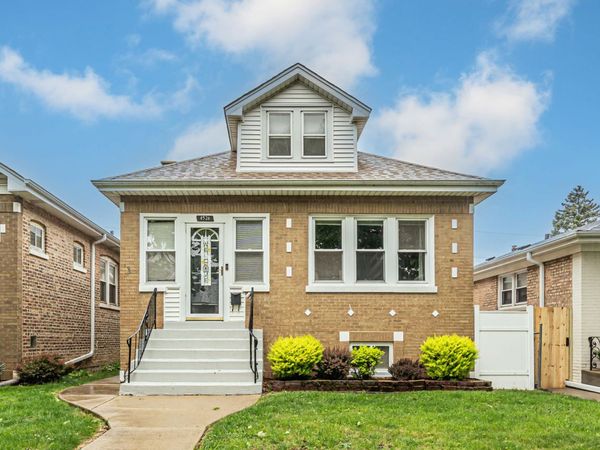 4526 N Mobile Avenue, Chicago, IL 60630