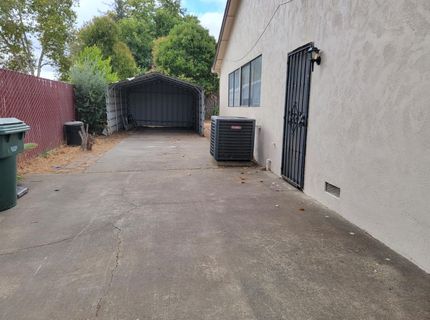 7548 Lindale Dr, Sacramento, CA 95828 Photo