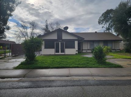 7548 Lindale Dr, Sacramento, CA 95828 Photo