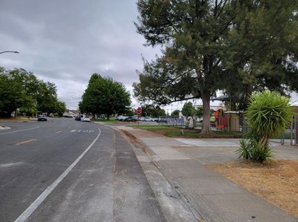 7548 Lindale Dr, Sacramento, CA 95828 Photo