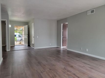 7548 Lindale Dr, Sacramento, CA 95828 Photo
