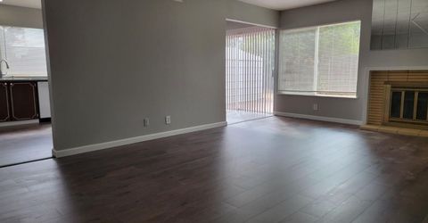 7548 Lindale Dr, Sacramento, CA 95828 Photo