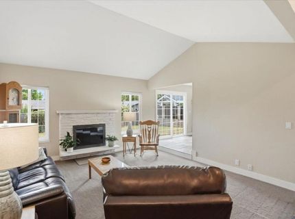 3735 Hillcrest Ln, Sacramento, CA 95821 Photo