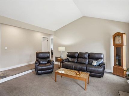 3735 Hillcrest Ln, Sacramento, CA 95821 Photo