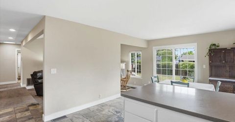 3735 Hillcrest Ln, Sacramento, CA 95821 Photo