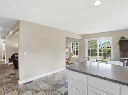 3735 Hillcrest Ln, Sacramento, CA 95821 Photo