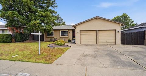 3735 Hillcrest Ln, Sacramento, CA 95821 Photo