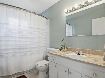 3735 Hillcrest Ln, Sacramento, CA 95821 Photo
