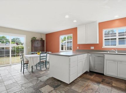3735 Hillcrest Ln, Sacramento, CA 95821 Photo