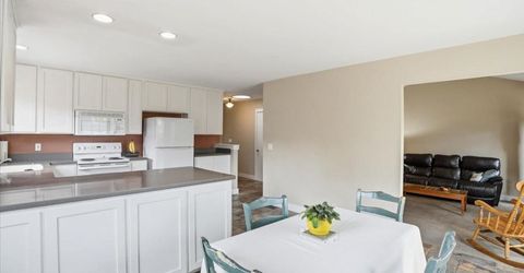3735 Hillcrest Ln, Sacramento, CA 95821 Photo