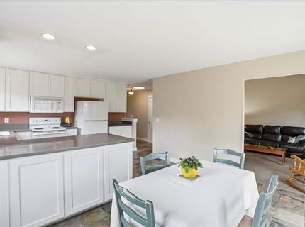3735 Hillcrest Ln, Sacramento, CA 95821 Photo