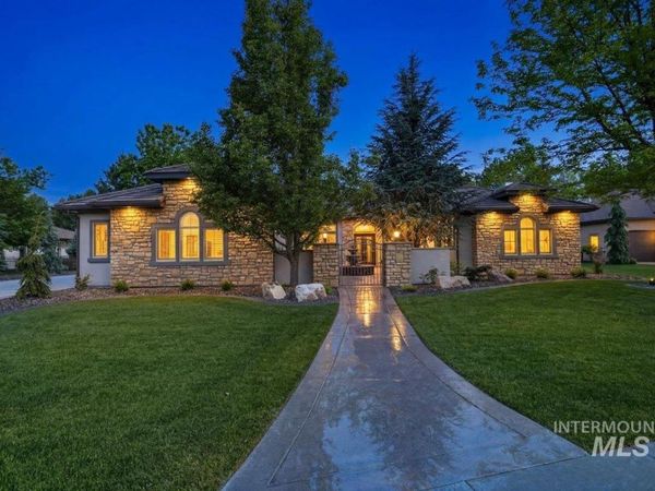 810 W Sherason Dr, Eagle, ID 83616