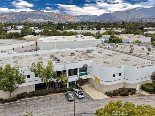 1747 Wright, La Verne, CA 91750