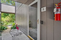 10301 N Kings Hwy.  photo 4