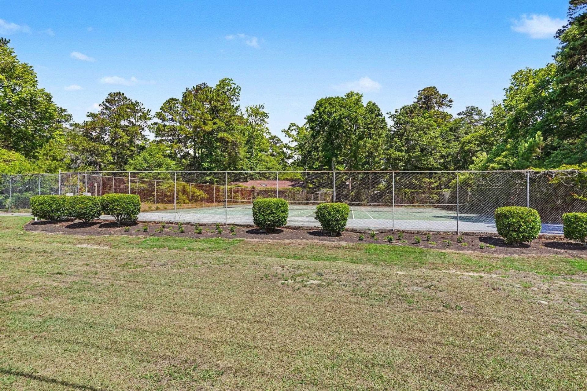 10301 N Kings Hwy.  Photo 24