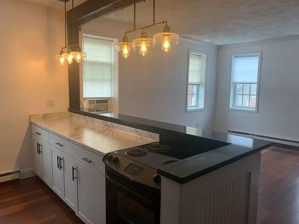 30-32 Water St, Unit 5, Newburyport, MA 01950