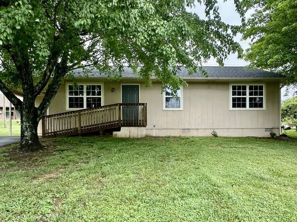 615 McCartt St, Wartburg, TN 37887