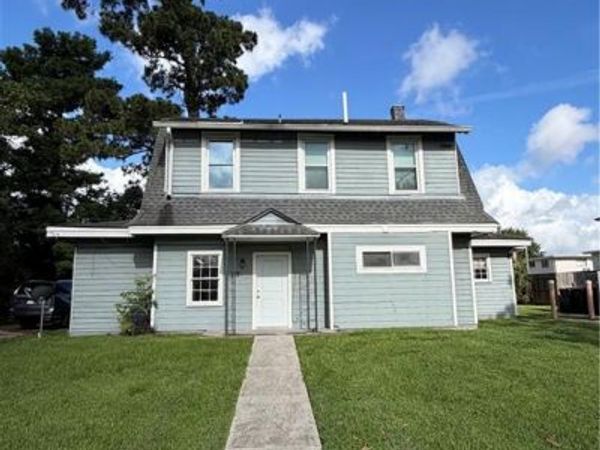 122 ATHANIA Parkway, Unit B, Metairie, LA 70001