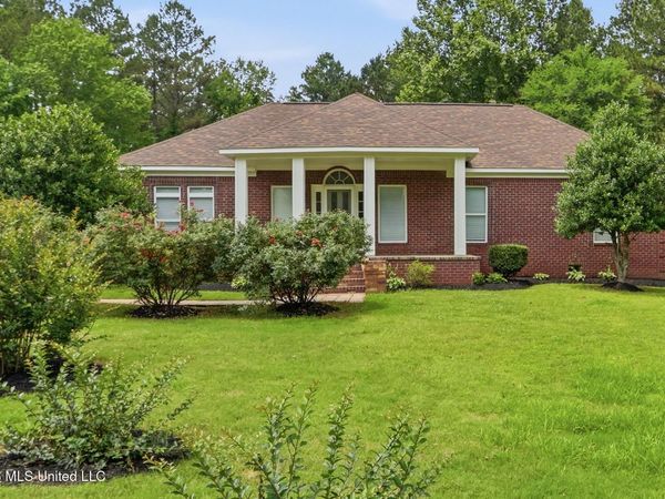 21 Timber Creek Road, Byhalia, MS 38611