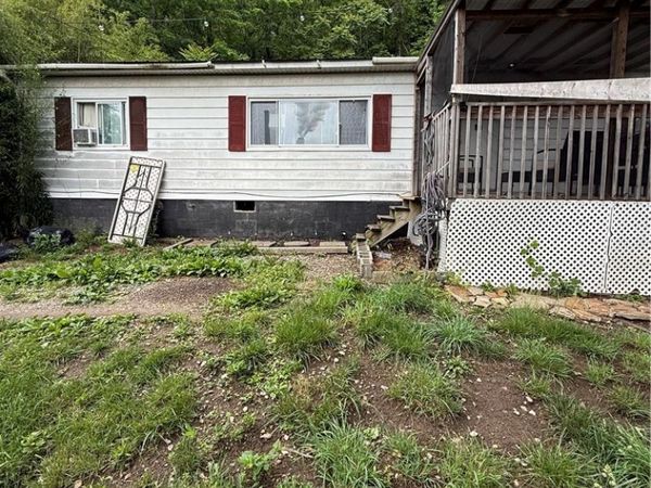 3656 Charleston Road, Poca, WV 25168