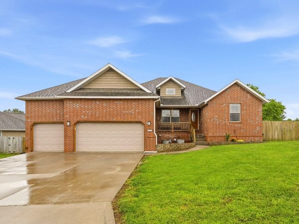109 Long Drive , Willard, MO 65781