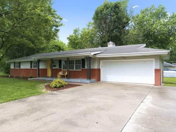 2067 S Linden Avenue , Springfield, MO 65804